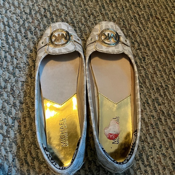 Cream colored Michael Kors flats - Picture 2 of 2